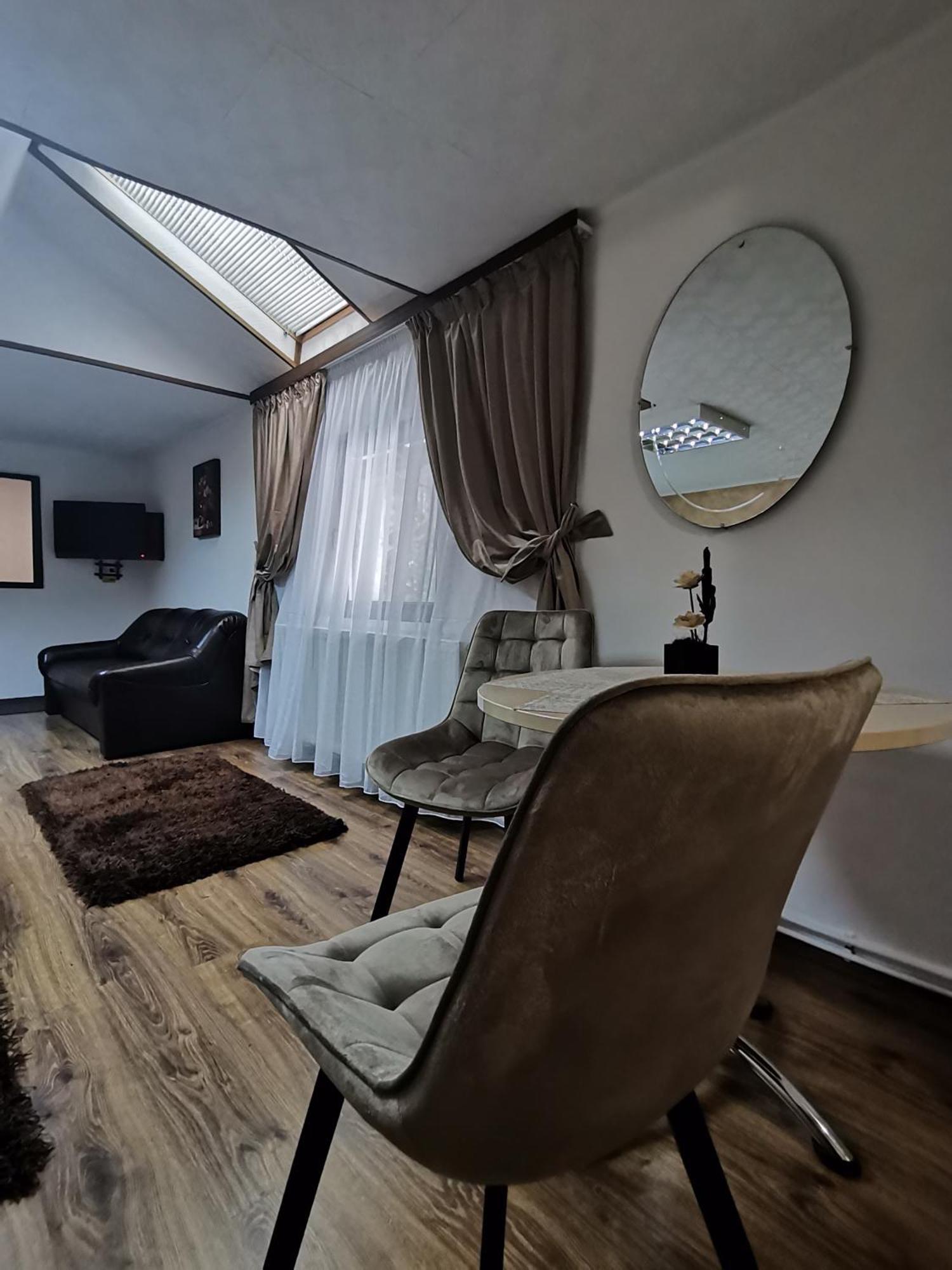 Shelby Accommodation -Adult Only- Sinaia Zewnętrze zdjęcie